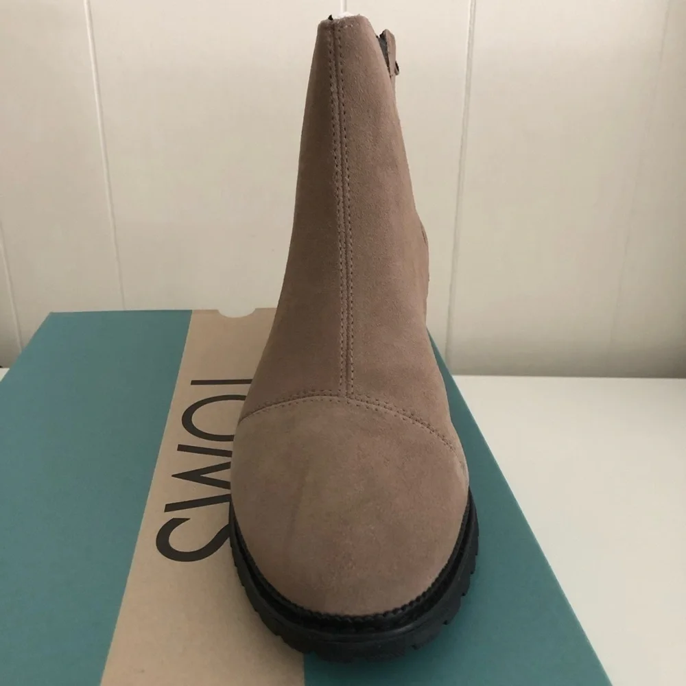 Toms Cleo Taupe Gray Suede Chelsea Boots 11
